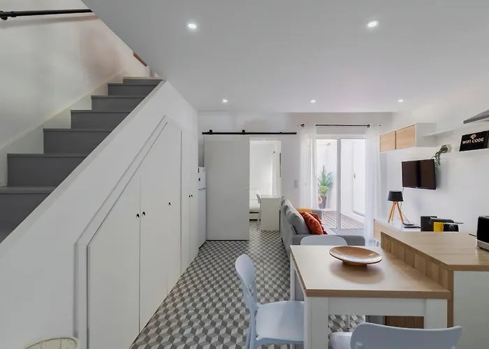 Casa Macau * Σετούμπαλ